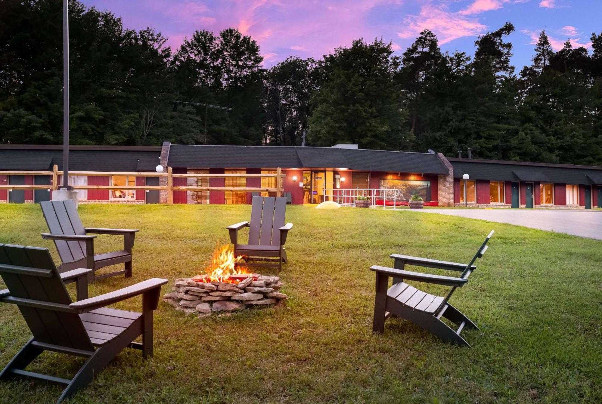 Travelodge By Wyndham Emlenton Buitenkant foto