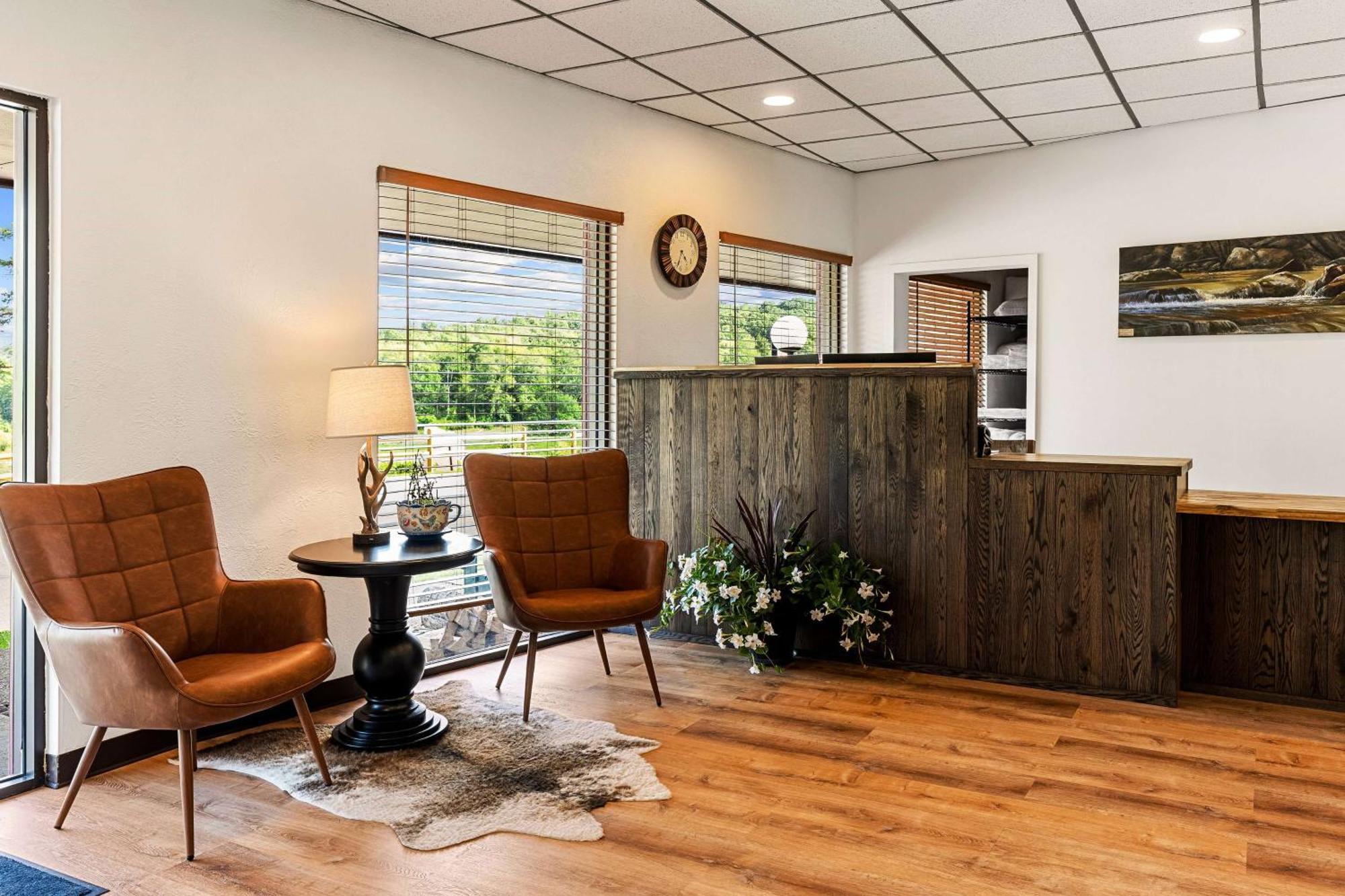 Travelodge By Wyndham Emlenton Buitenkant foto