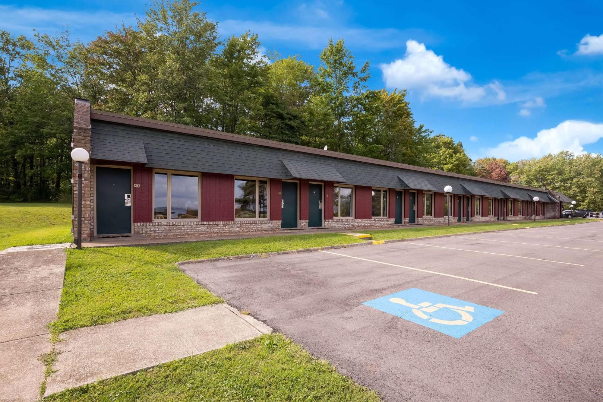 Travelodge By Wyndham Emlenton Buitenkant foto